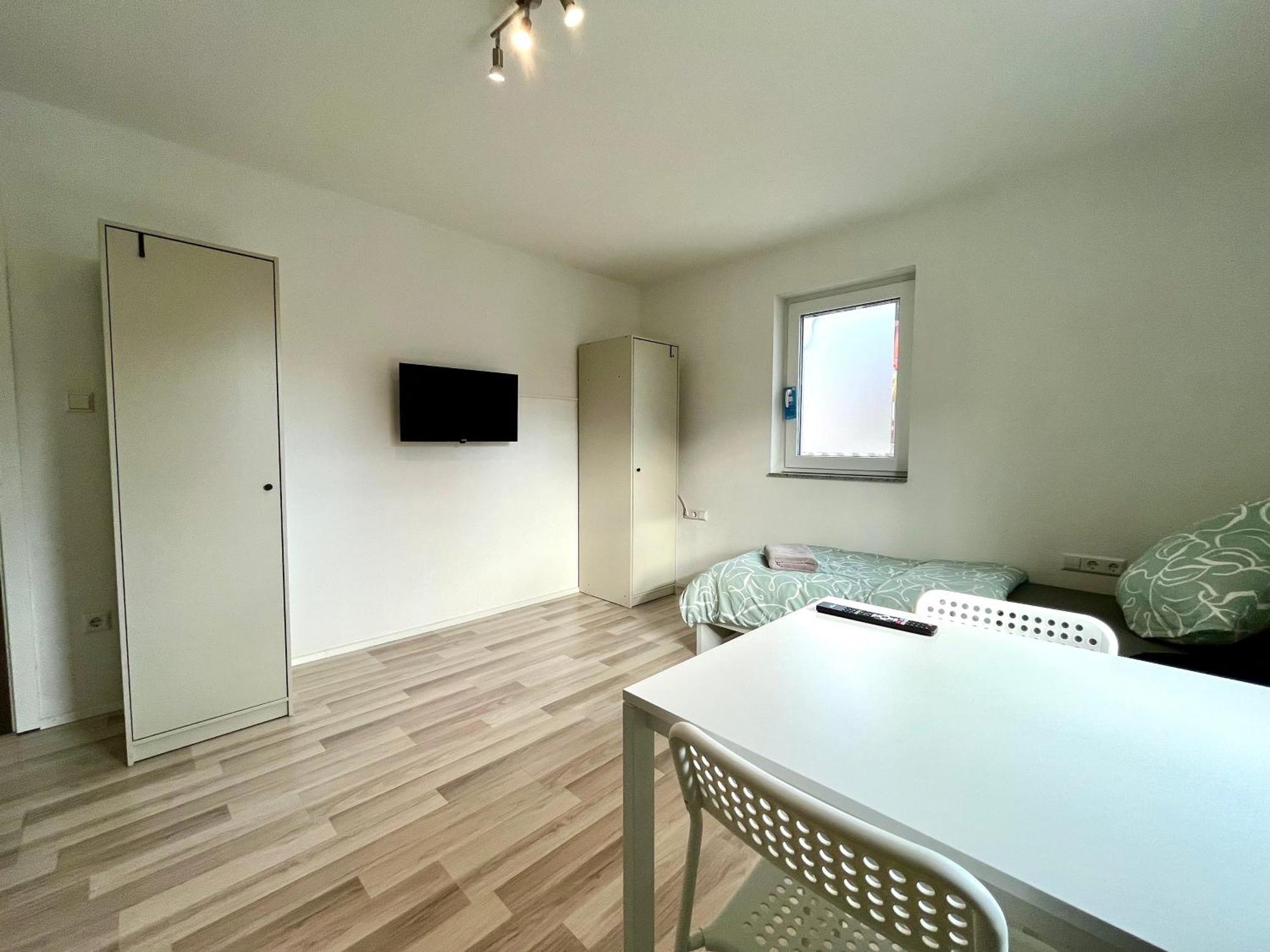 Apartment Ganze - Parkplatz - Wi-fi - Kueche - Balkon Heilbronn